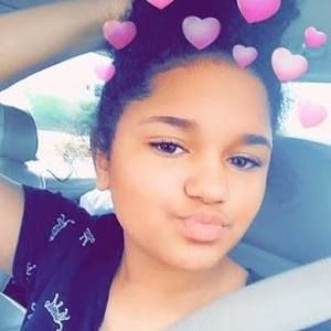 Meet your Posher, Kiya